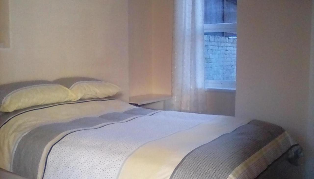Columbus Holiday Flats สการ์โบโรห์ ภายนอก รูปภาพ
