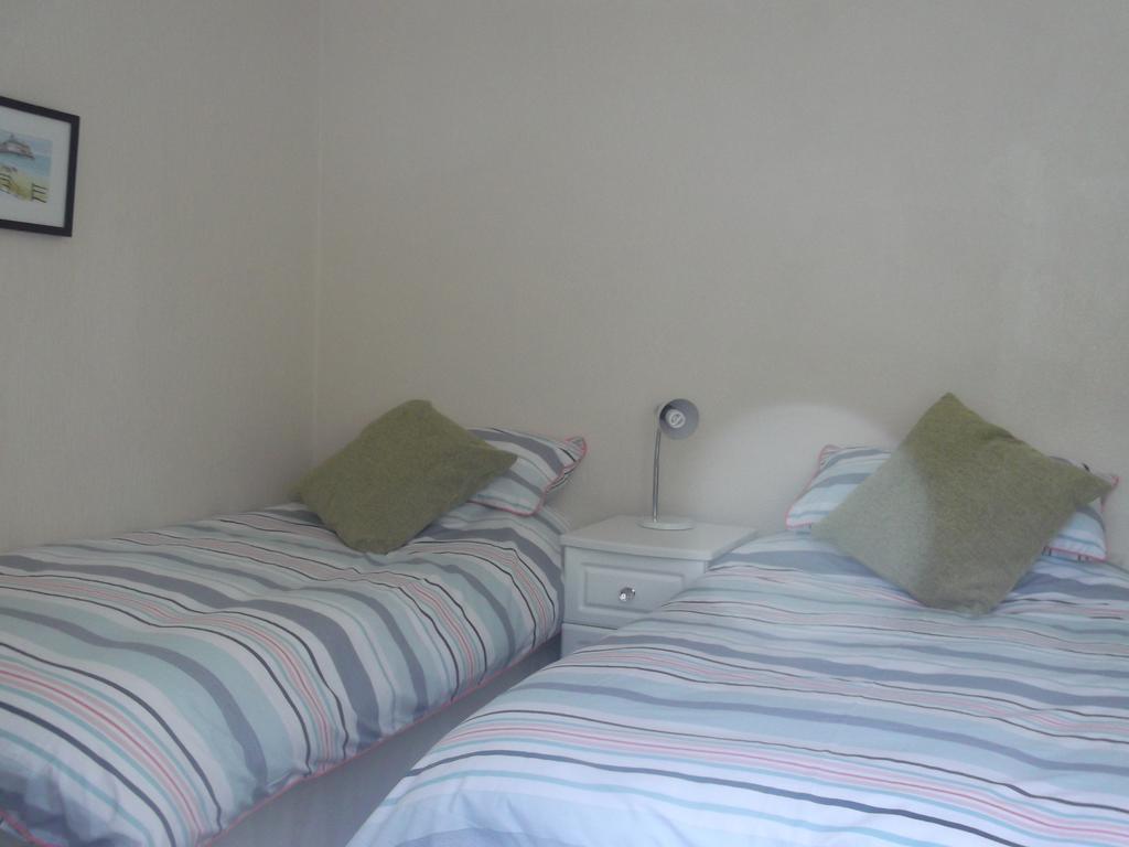 Columbus Holiday Flats สการ์โบโรห์ ภายนอก รูปภาพ